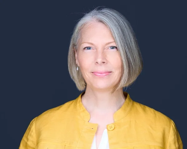 Professional financial services headshot example 1 - Berwyn photography by Images by IBA