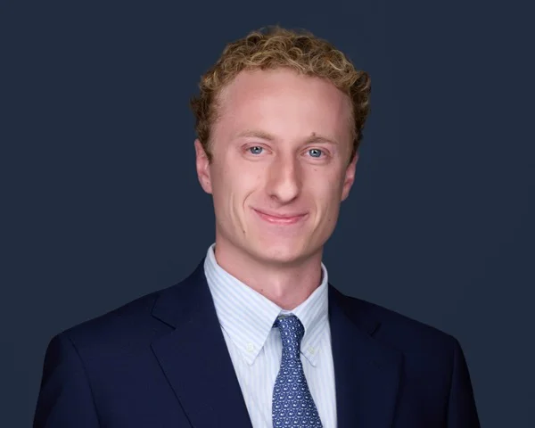 Professional financial services headshot example 4 - Berwyn photography by Images by IBA